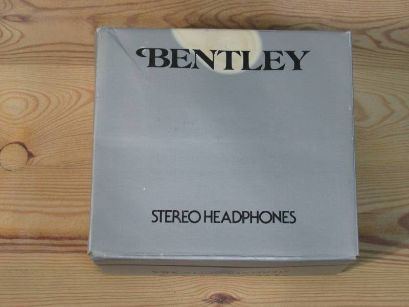 lot 19 image: Bentley Stereo Headphones w Box