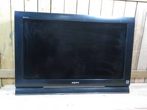 lot 59 image: Sony KDL-32L4000 32 169 BRAVIA LCD 720p TV