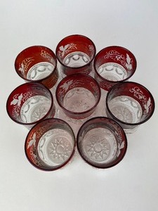 lot 53 image: 8 Vintage Tiffin Kings Crown Thumbprint Pattern Glasses with Grape Leaf Etching