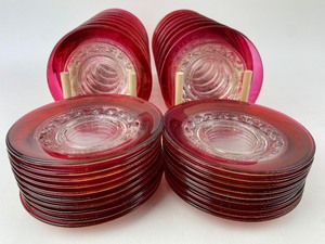 lot 60 image: Tiffin Kings Crown Thumbprint Pattern Ruby Flashed 6 Dessert Plates