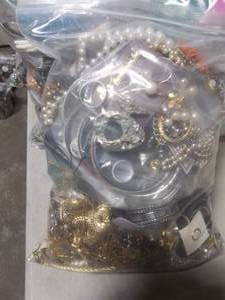 Bulk Lot Of Mixed Costume Jewelry (2 Gallon Bag-Over 10 lbs)