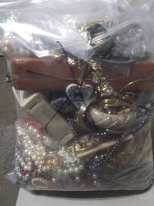 Bulk Lot Of Mixed Costume Jewelry (2 Gallon Bag-Over 10 lbs)