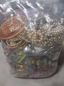 Bulk Lot Of Mixed Costume Jewelry (2 Gallon Bag-Over 10 lbs)