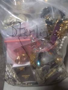 Bulk Lot Of Mixed Costume Jewelry (2 Gallon Bag-Over 10 lbs)
