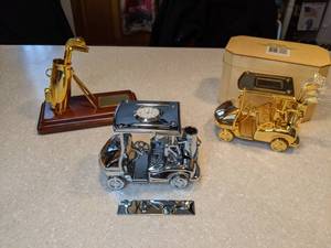 lot 440 image: Engrave These Carts and Bag For Your Favorite Golfer L