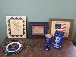 lot 441 image: American Spirit. Pictures, Candle & Plate L