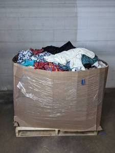 lot 60 image: Resellers Paradise 47 Wide Box of Womens Pre-Owned Clothing B