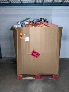 lot 63 image: Resellers Fun 51 Wide Box of Womens Pre-Owned Clothing B