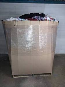 lot 67 image: Resellers Jam 55 Wide Box of Womens Pre-Owned Clothing B