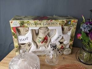 lot 128 image: Shabby Chic Collection Winter Garden Tea Set, Glass & Crystal Serving Pieces, Shabby Chic and Country Decor, and More B