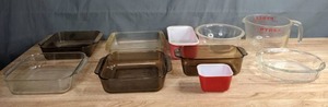 lot 113 image: Assorted Vintage Pyrex Casseroles and More B