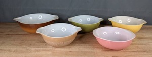lot 108 image: (5) Pyrex Cinderella Bowls - Brown Ombre, Woodland Brown, Avocado Green, Yellow, and Pink B