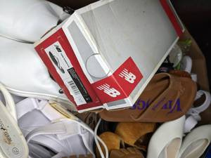 lot 70 image: Resellers Paradise 39 Wide Box of Womens Pre-Owned Shoes B