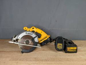 lot 25 image: DeWalt Circular Saw and 2 Batteries and Charger B