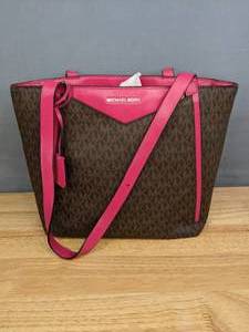 lot 19 image: Michael Kors Handbag Brown & Pink Purse G