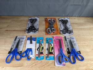 lot 172 image: (10) New Scissors and (2) New Aluminum Crochet Hooks B