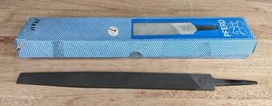 lot 322 image: NEW Box of 8 Pferd Metal Files  T