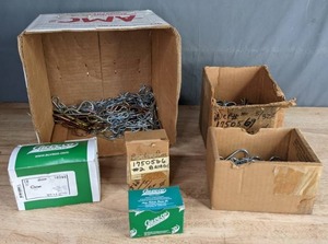 lot 286 image: Assortment of Zinc HairBridge Pin Cotters T