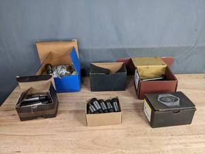 lot 304 image: A Variety of Different Sized Alloy Shoulder Screws  T