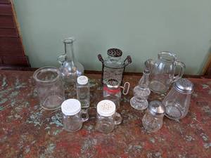 lot 451 image: Fun Old Jars L