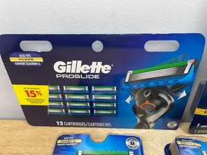 lot 49A image: 25 Brand New Gillette Proglide Razor Blades & 1 New Shaving Power Handle Z