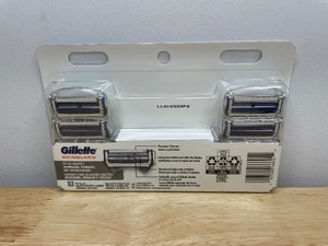 lot 98A image: 24 Brand New Gillette Skinguard Razor Blades Z