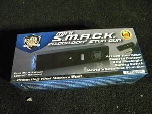 lot 176 image: Mini Smack 20,000,000 Stun Gun