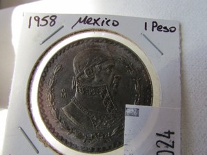 lot 24 image: 1958 MEXICO 1 PESO SILVER