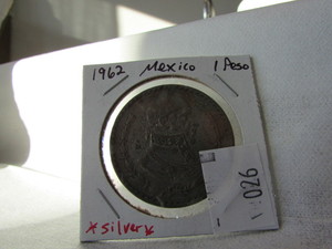 lot 26 image: 1962 MEXICO 1 PESO SILVER