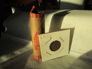 lot 82 image: ROLL OF MIXED DATE WHEAT CENTS 1909-1958 WITH A 1898 INDIAN HEAD CENT