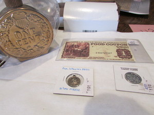 lot 112 image: Collector Lot