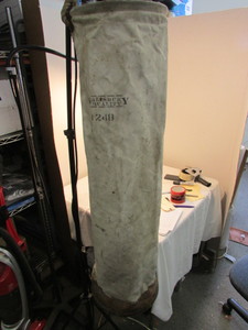 lot 252 image: Vintage Line Hose Bag