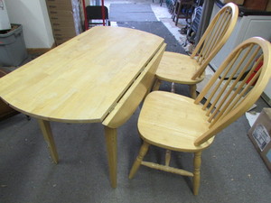 lot 254 image: Table