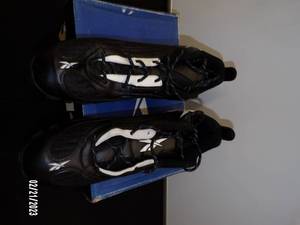 lot 100 image: Brand New - Open Box Reebok Authentic Da Show Baseball Low Cleats Black Size 14