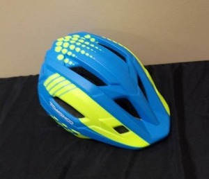 lot 32 image: Brand New Youth Racing Helmet