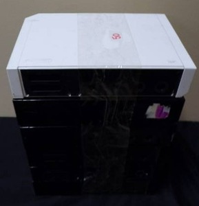 lot 33 image: 5 - Untested Nintendo Wii Consoles (4 Black - 1 White) RVL-001 (USA) Parts or Repair