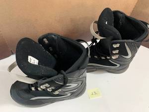 KEMPER Black Ski Boots SZ 8