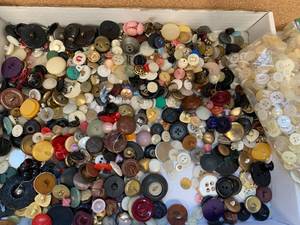 LG MIX OLD Sewing Buttons