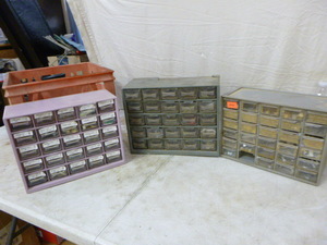 lot 29 image: 3 Parts Bins