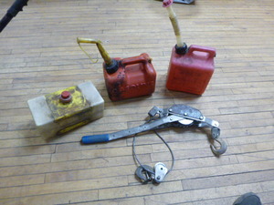 lot 58 image: Garage Items