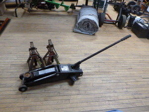lot 59 image: Jack and Jack Stands