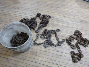 lot 60 image: Bucket Full of Chains
