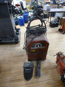 lot 5 image: Lincoln Electric Arc Welder