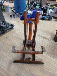 lot 9 image: Hein-Werner 55 Hydraulic Lift