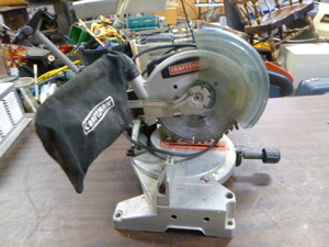 lot 77 image: Craftsman 10 Compound Miter Saw