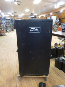 lot 92 image: Masterbuilt Smoker