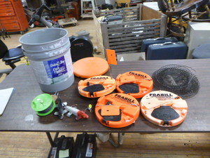 lot 133 image: Ice Fishing Items