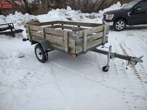 lot 1 image: Utility Trailer
