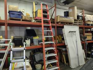 lot 15 image: Keller 12 Fiberglass Step Ladder...