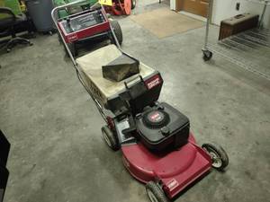 lot 8 image: Toro Deluxe Power Drive Lawn Mower,...